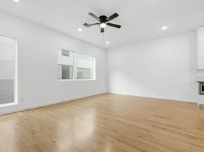 427 W 10th Street Street  502, Dallas Texas 75208