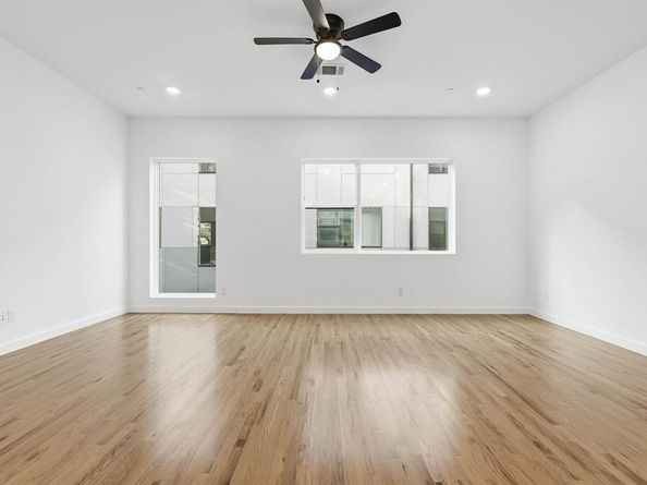 427 W 10TH Street  502, Dallas Texas 75208