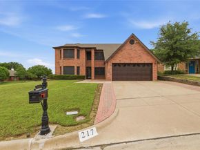 217  Sunset Oaks Drive , Fort Worth Texas 76112