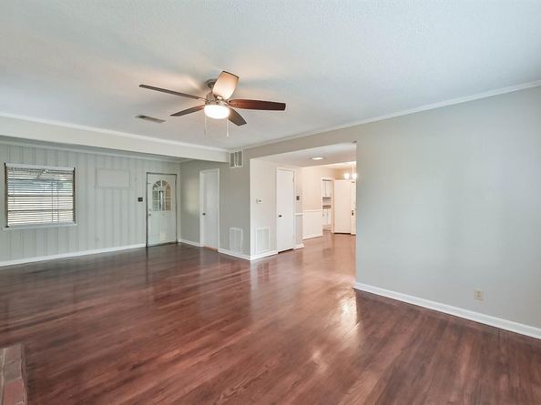 1122 W Park Row Drive , Arlington Texas 76013