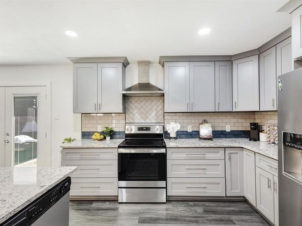 936  Elmwood Drive , Lewisville Texas 75067