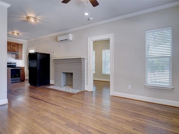 1511  Clover Lane , Fort Worth Texas 76107