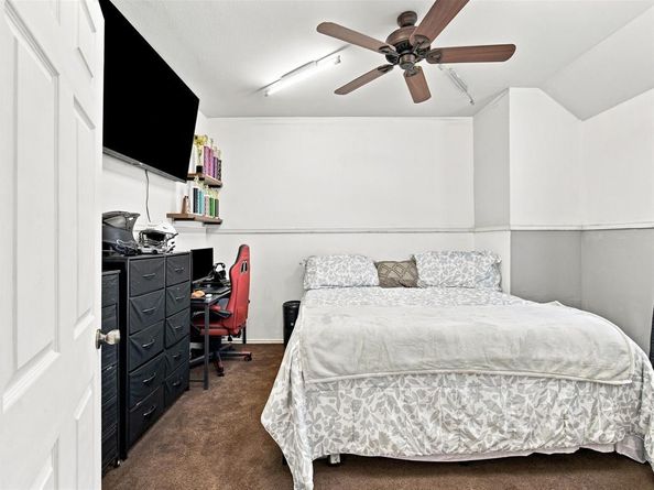 302  Republic Lane , Euless Texas 76040