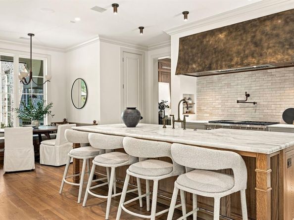 6526  Woodland Drive , Dallas Texas 75225