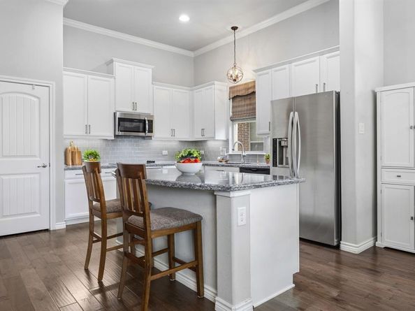 724  Louisville Road , Aubrey Texas 76227