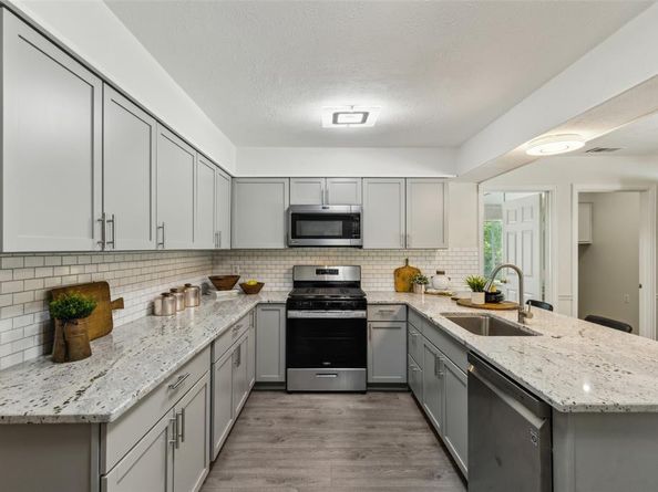 6908  Heatherknoll Drive , Dallas Texas 75248