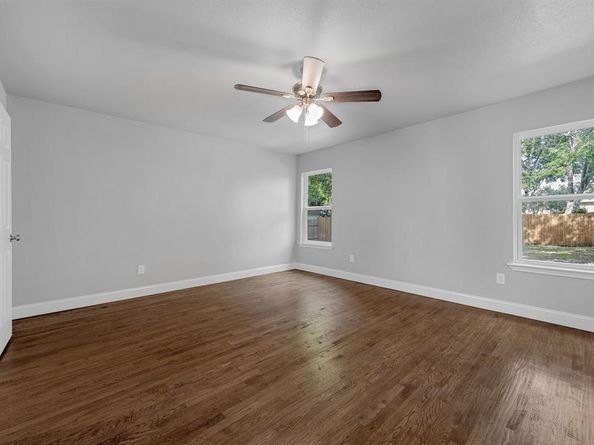 3329  8th Avenue , Fort Worth Texas 76110