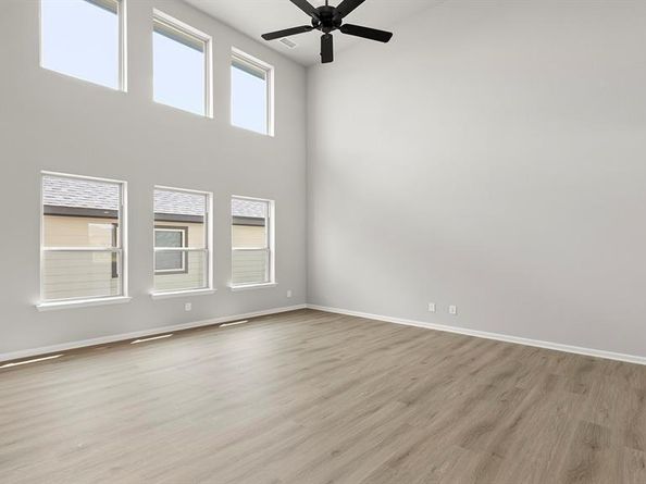 1700  Elle Lane , Aubrey Texas 76227
