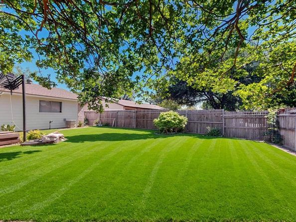 3714  Burning Tree Lane , Garland Texas 75042