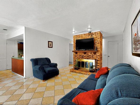 3714  Burning Tree Lane , Garland Texas 75042