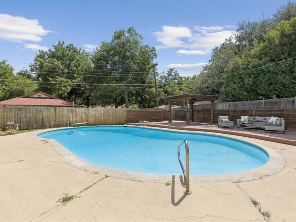 10816  Colbert Way , Dallas Texas 75218