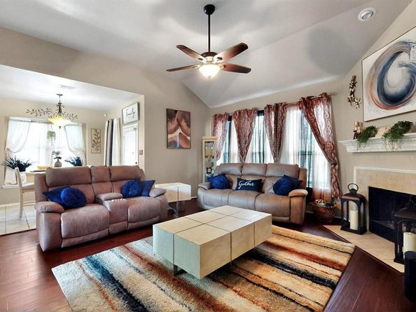 1942  Garrison Way , Garland Texas 75040
