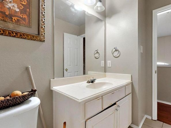 1942  Garrison Way , Garland Texas 75040