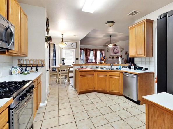 1942  Garrison Way , Garland Texas 75040