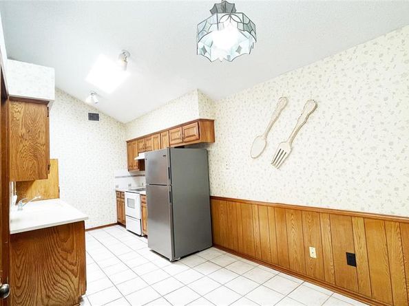 2834  Big Oaks Drive , Garland Texas 75044