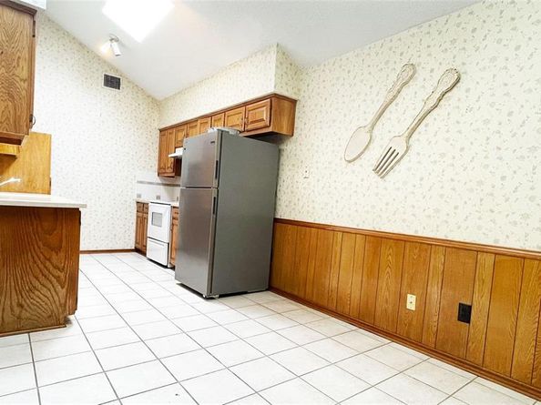 2834  Big Oaks Drive , Garland Texas 75044