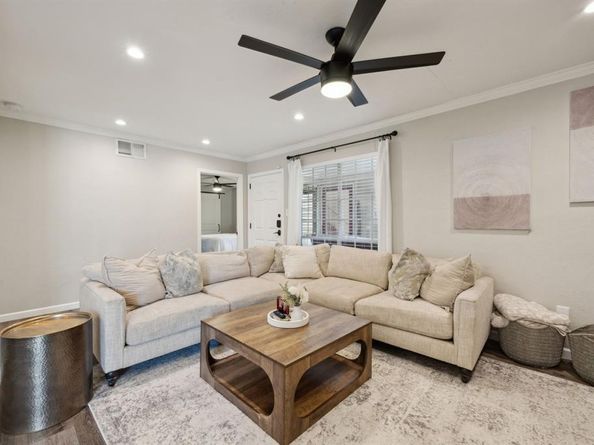 4023  Wycliff Avenue  104, Dallas Texas 75219