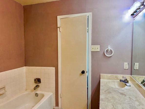 5913  Lake Hubbard Parkway  221, Garland Texas 75043