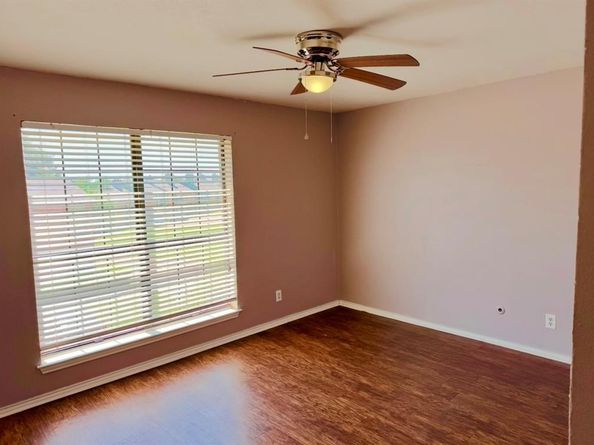 5913  Lake Hubbard Parkway  221, Garland Texas 75043