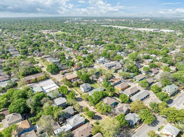 1715  College Avenue , Fort Worth Texas 76110