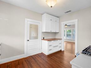 1715  College Avenue , Fort Worth Texas 76110