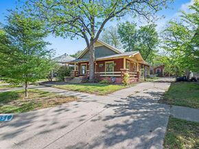 1715  College Avenue , Fort Worth Texas 76110