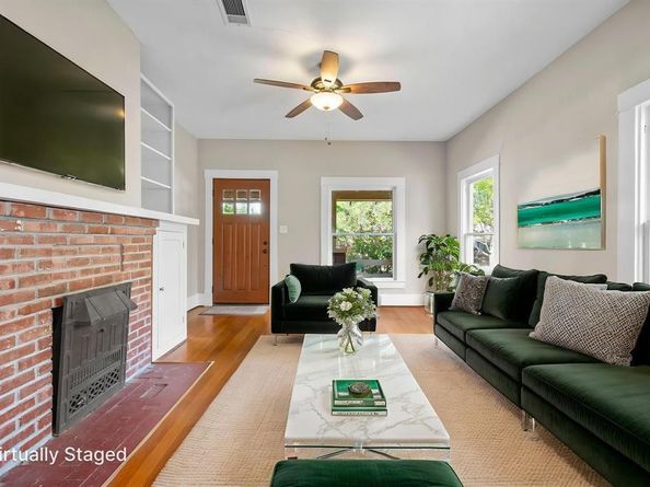 1715  College Avenue , Fort Worth Texas 76110