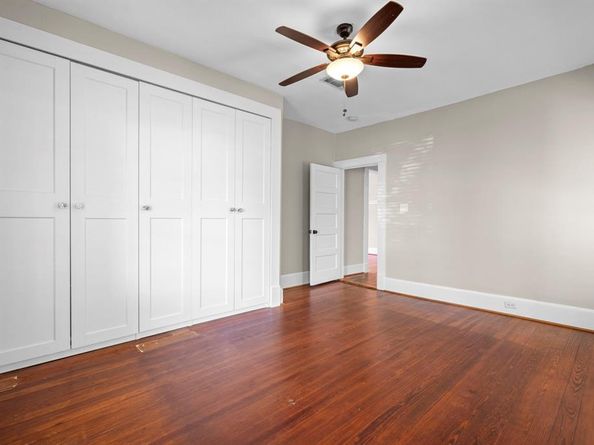 1715  College Avenue , Fort Worth Texas 76110