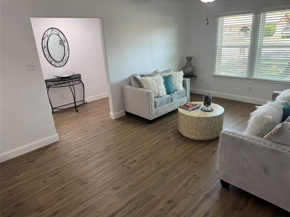 5812  Mccart Avenue , Fort Worth Texas 76133