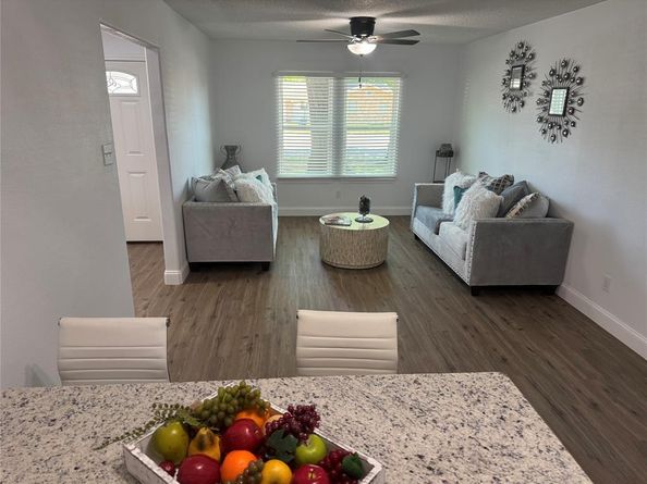 5812  Mccart Avenue , Fort Worth Texas 76133