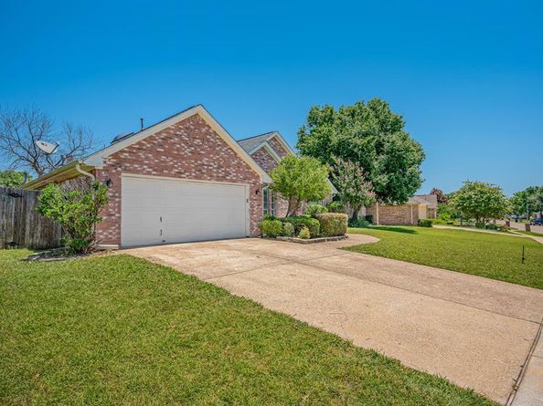 2103  Nugent Drive , Mansfield Texas 76063