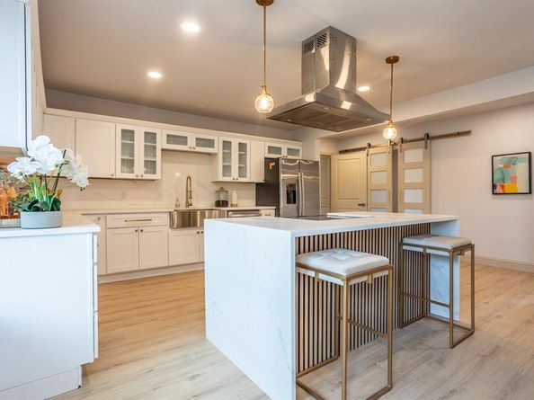 2207  Van Cleave Drive , Dallas Texas 75216