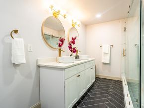 2207  Van Cleave Drive , Dallas Texas 75216