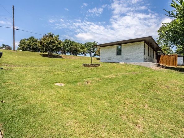 2207  Van Cleave Drive , Dallas Texas 75216