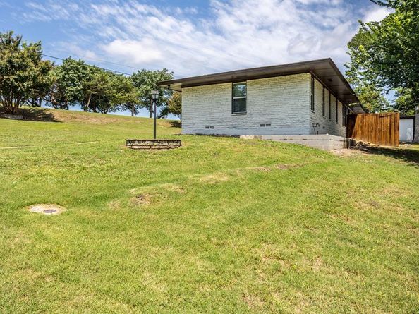 2207  Van Cleave Drive , Dallas Texas 75216