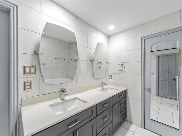 4102  Crest Ridge Drive , Irving Texas 75061