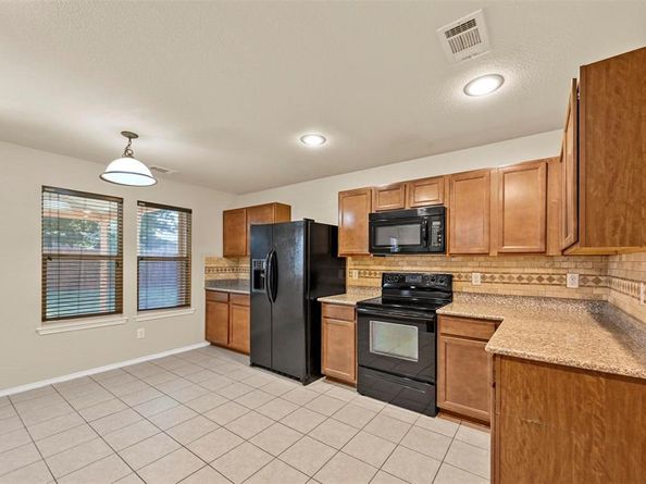 10325  Fossil Valley Drive , Fort Worth Texas 76131