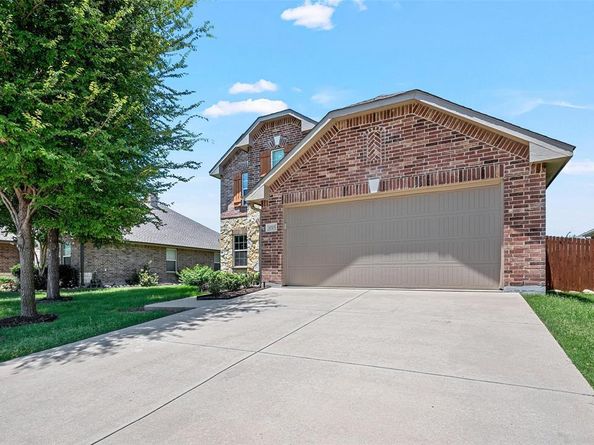 10325  Fossil Valley Drive , Fort Worth Texas 76131