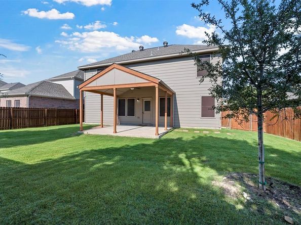 10325  Fossil Valley Drive , Fort Worth Texas 76131