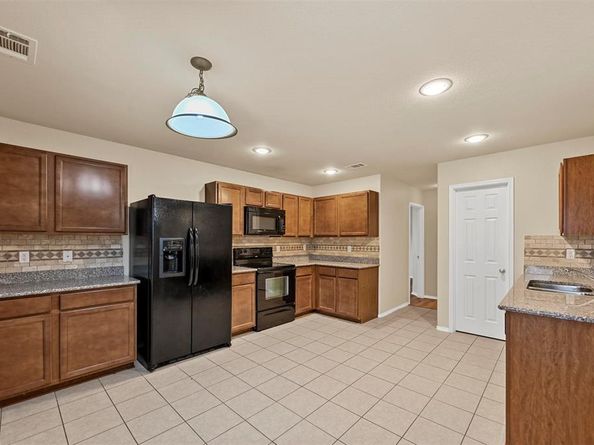 10325  Fossil Valley Drive , Fort Worth Texas 76131