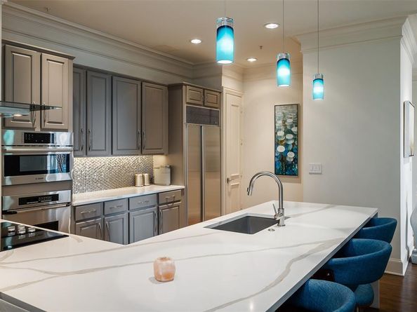 3535  Gillespie Street  305, Dallas Texas 75219