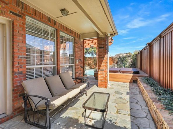 7612  Pendleton Street , Dallas Texas 75252