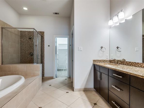 3200  Ross Avenue  27, Dallas Texas 75204