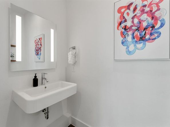 1771  Mccoy Street  401, Dallas Texas 75204
