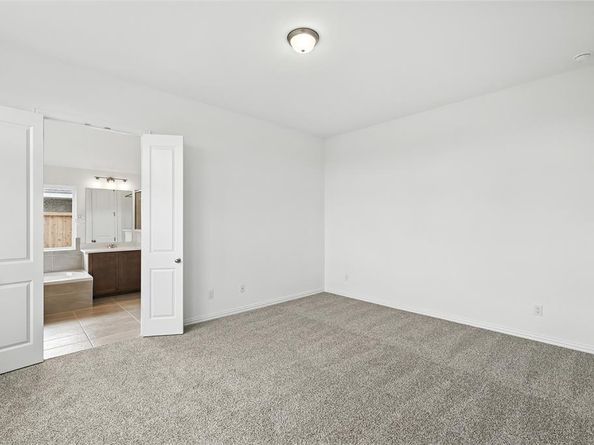 909  Schuberts Road , Justin Texas 76247