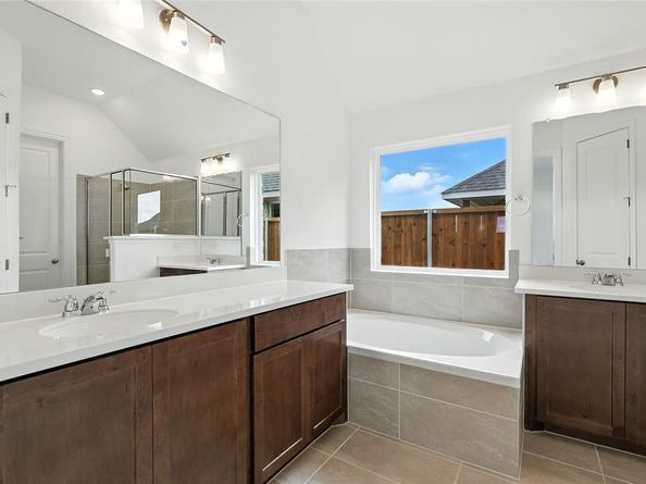909  Schuberts Road , Justin Texas 76247