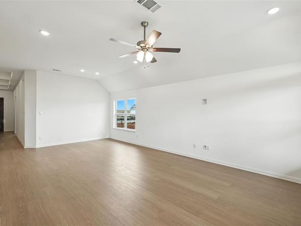 909  Schuberts Road , Justin Texas 76247