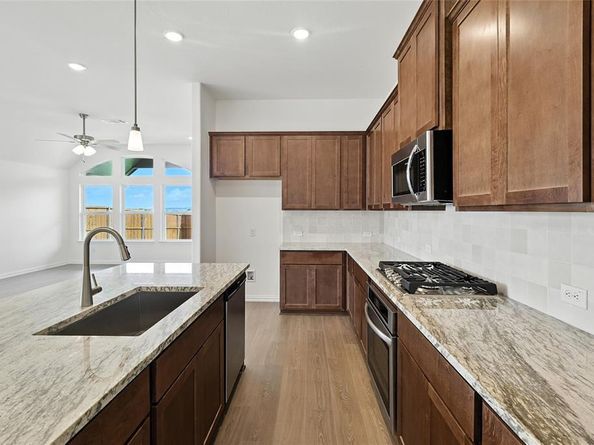 909  Schuberts Road , Justin Texas 76247