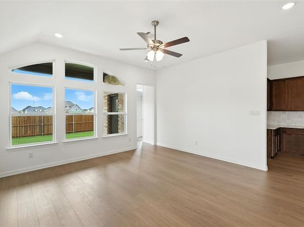 909  Schuberts Road , Justin Texas 76247