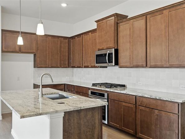 909  Schuberts Road , Justin Texas 76247